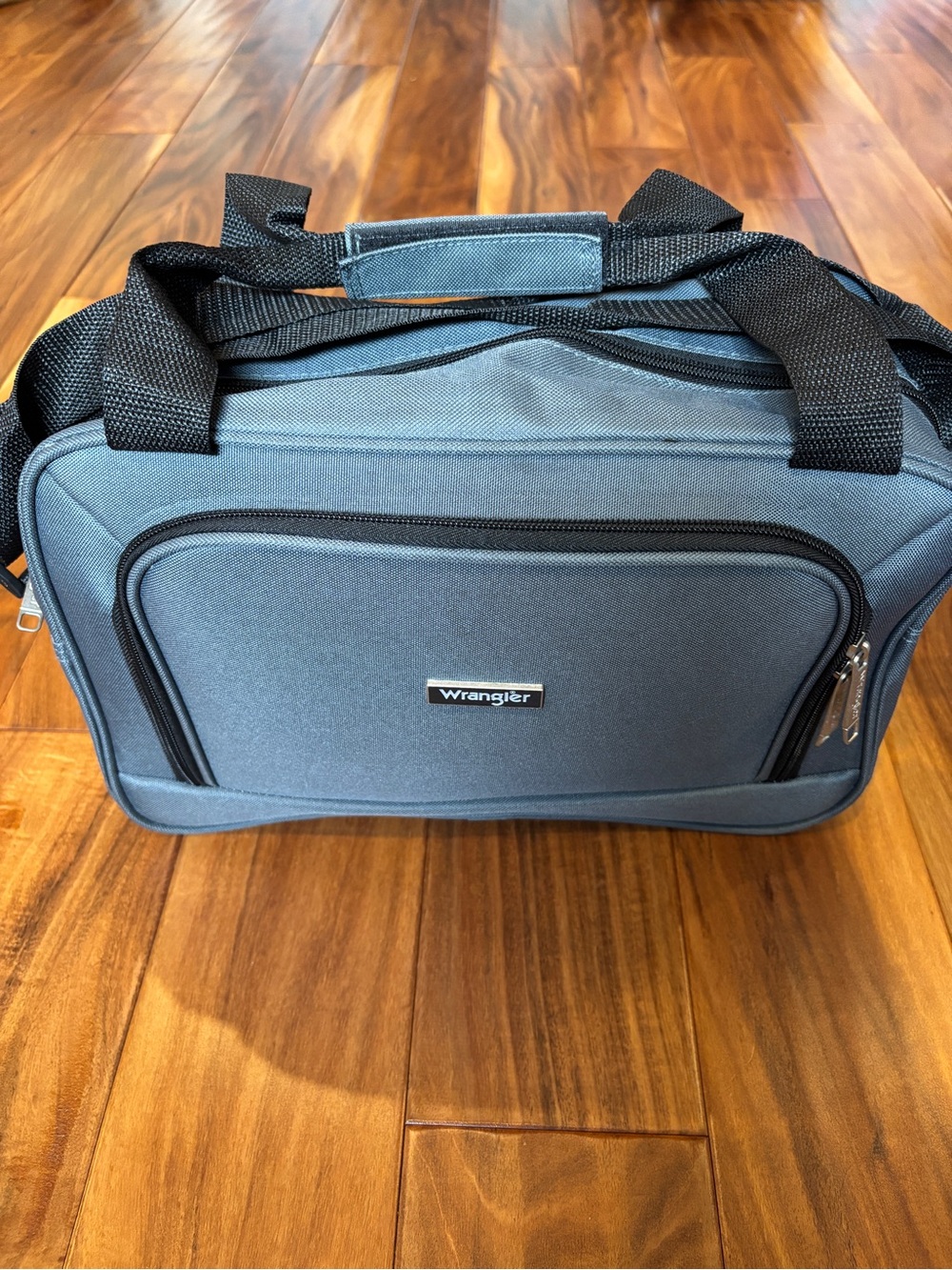 Wrangler Small Travel Duffel in grey, NWOT